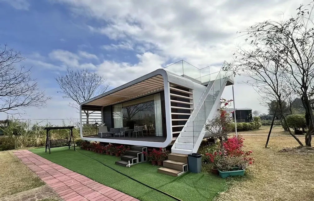 Apple Cabin