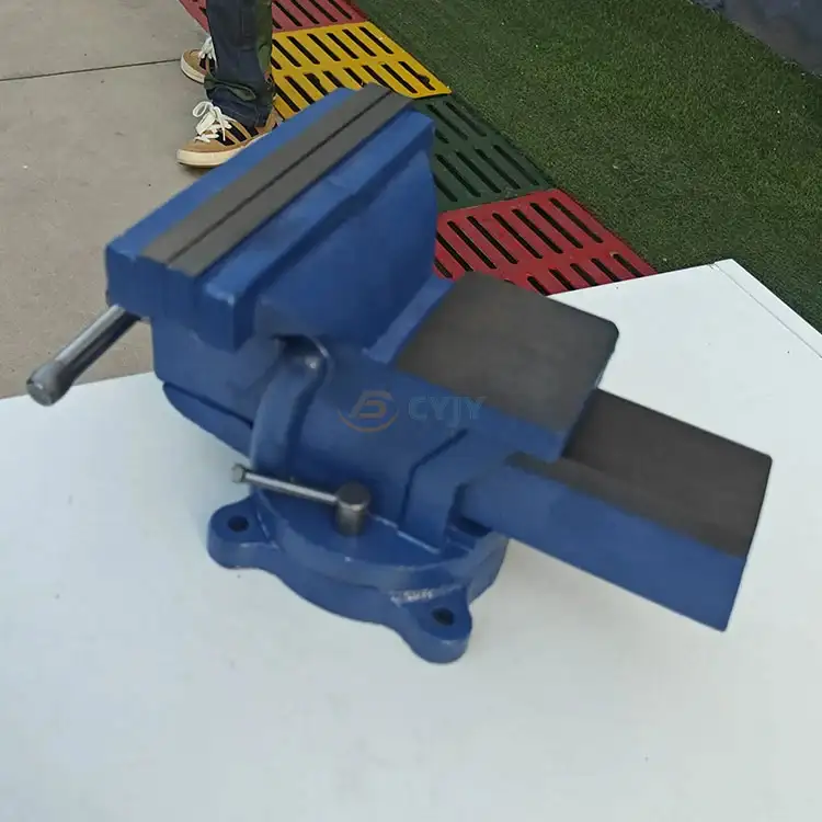Utility bench vise