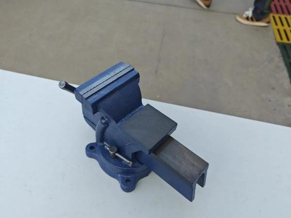 Large Bench Vise