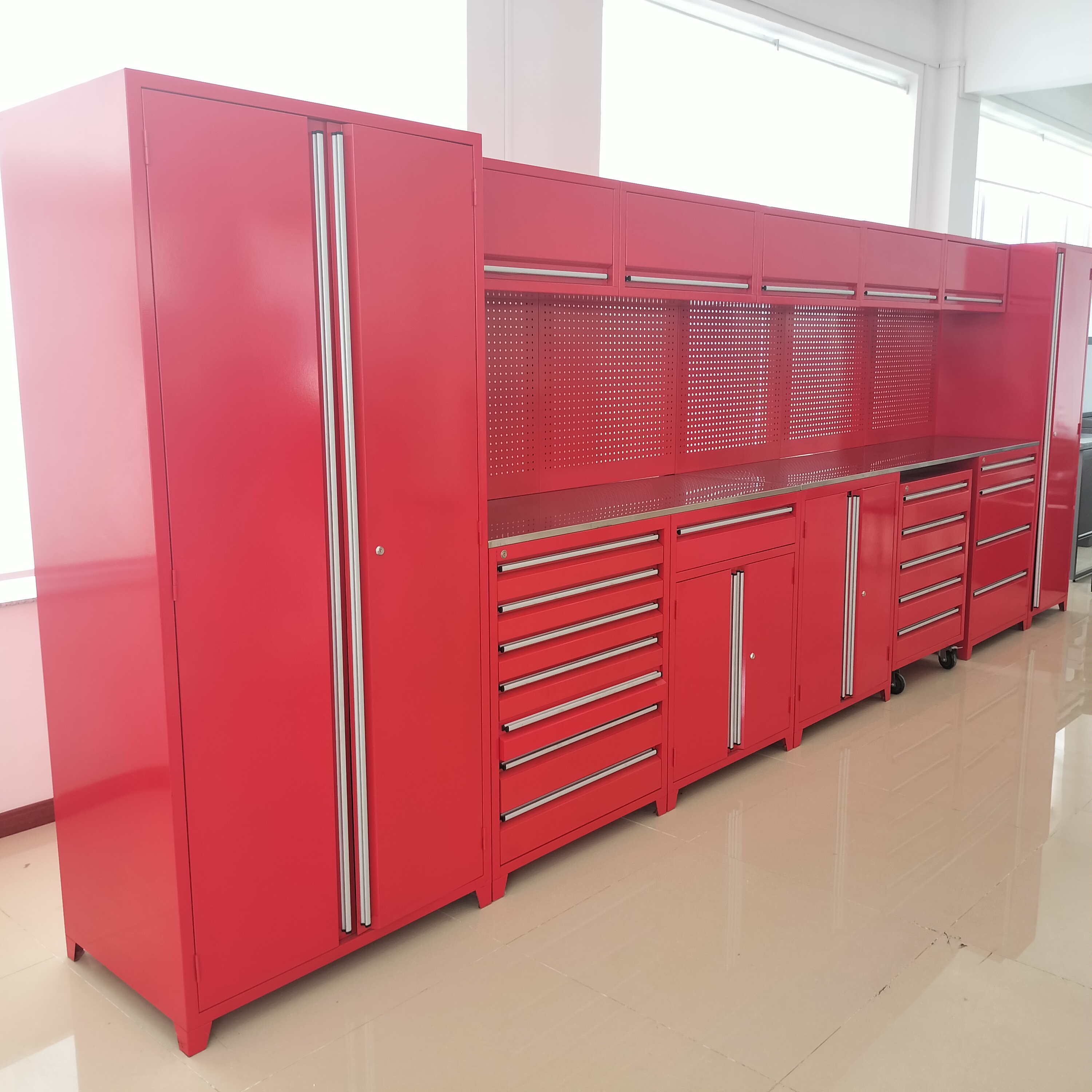 Spraying Heavy Duty Garage Storage System