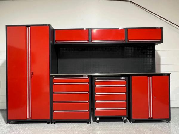 New product launch of red tool combination cabinet: innovative design leads the new industrial trend