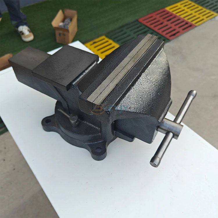 Deluxe Bench Vise