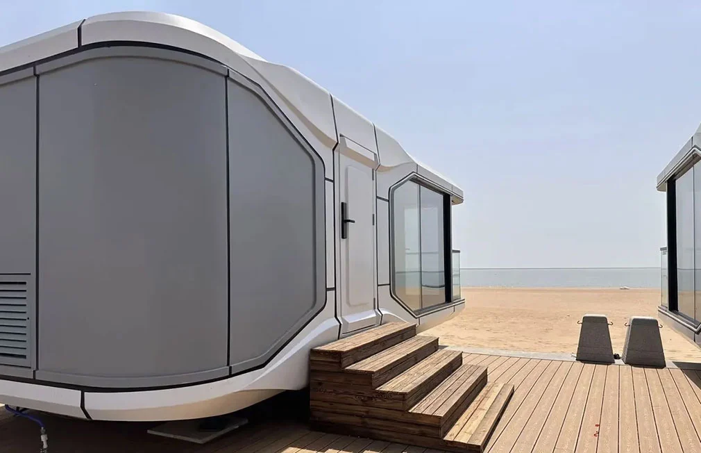 Capsule Room